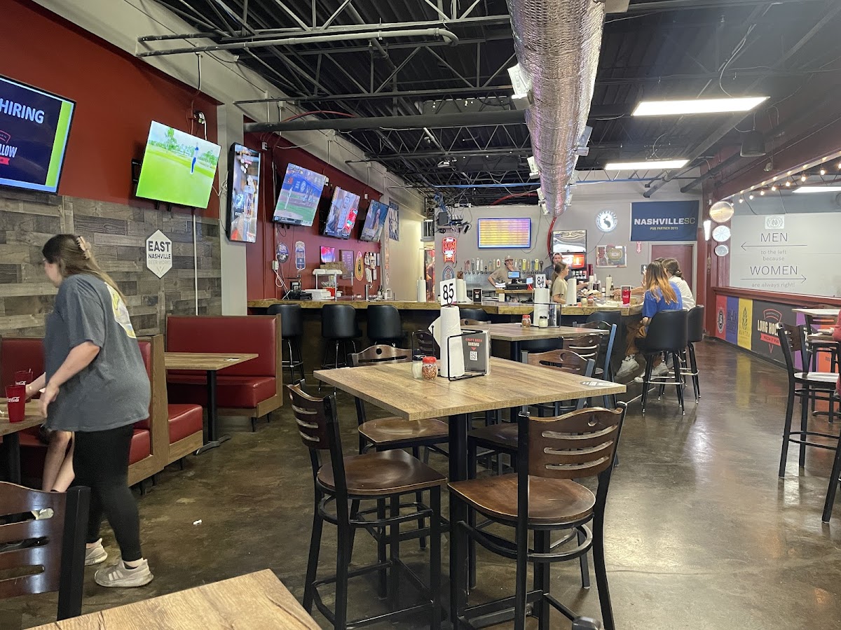 Long Hollow Pizza & Pub-3